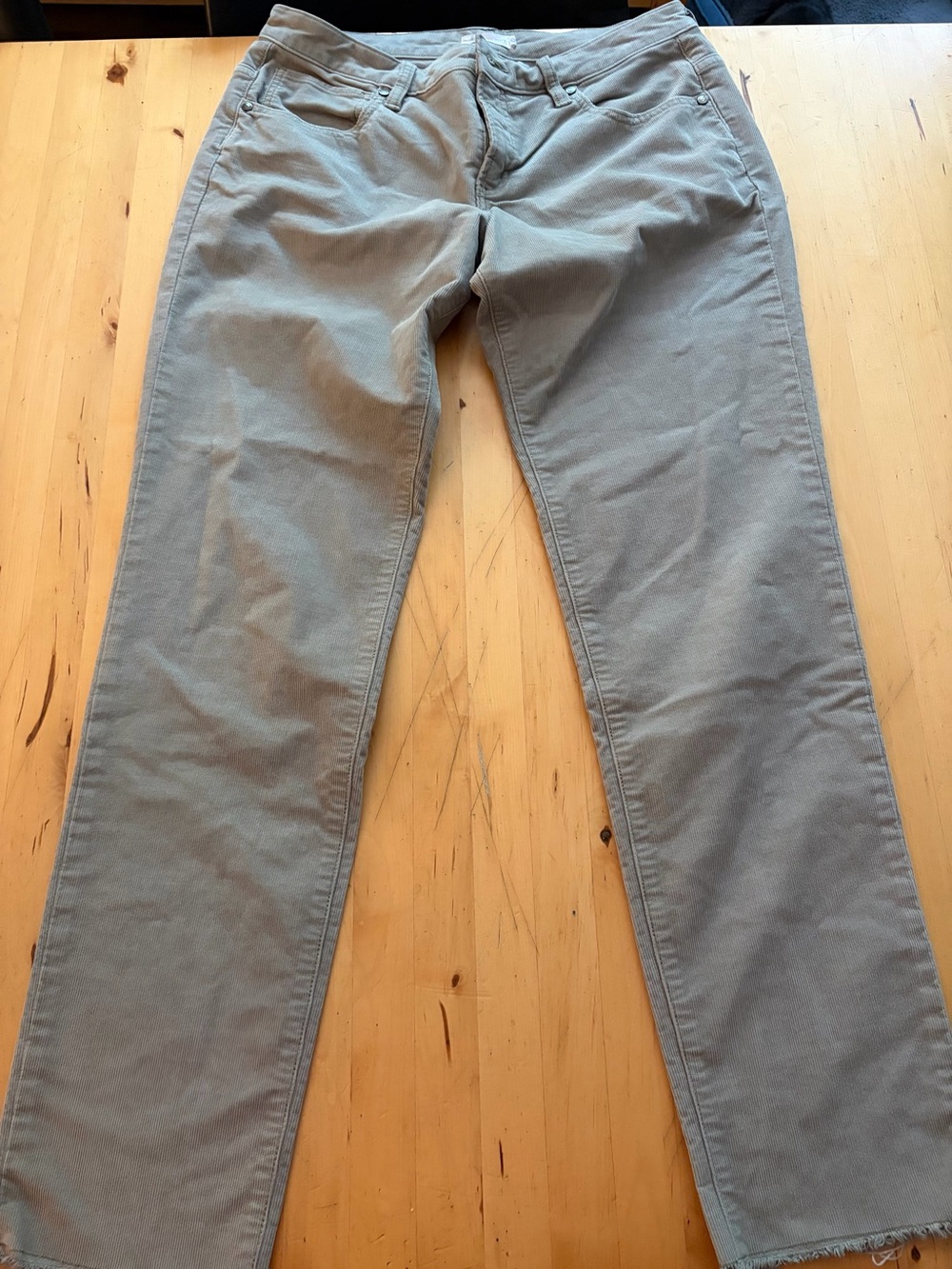 Women’s Casual Straight-Leg Pants in Light Gray